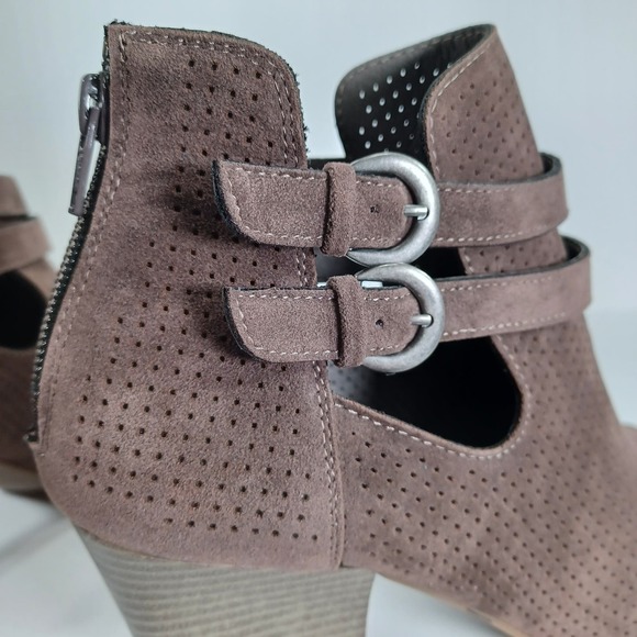 White Mountain Size 9 SAGE Brown Perforated Peep Toe Bootie 3" Stacked Heel - Picture 4 of 9